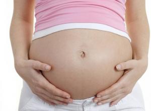 Если во время беременности на разных сроках ноет, тянет, колит пупок, является ли это нормой или патологией: диагностика, нормы, патологии и лечение